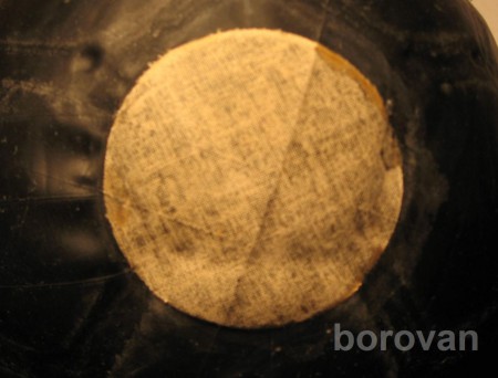 zalepený otvor na plnenie duší futsalových lôpt od výrobcu